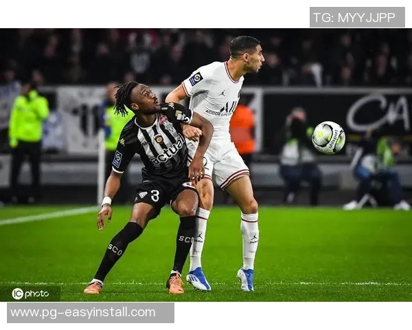 英超激战尤文图斯大胜巴黎圣日耳曼红牌争议引发全场热议