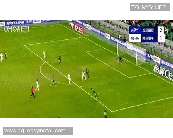 中超赛场惊现冷门拜仁与巴萨激战成平局帽子戏法引发全场沸腾